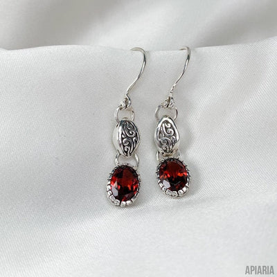 Faceted Garnet & Sterling Silver Necklace with Matching Earrings-Jewelry-Apiaria