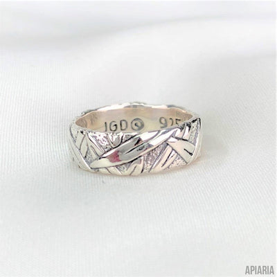 Sterling Silver Bamboo Leaves Motif Ring with Oval Faceted Peridot-Jewelry-Apiaria